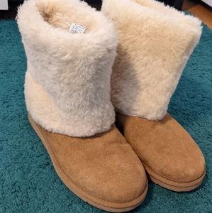 UGG pattern 1006011. Chestnut suede shearling women boots